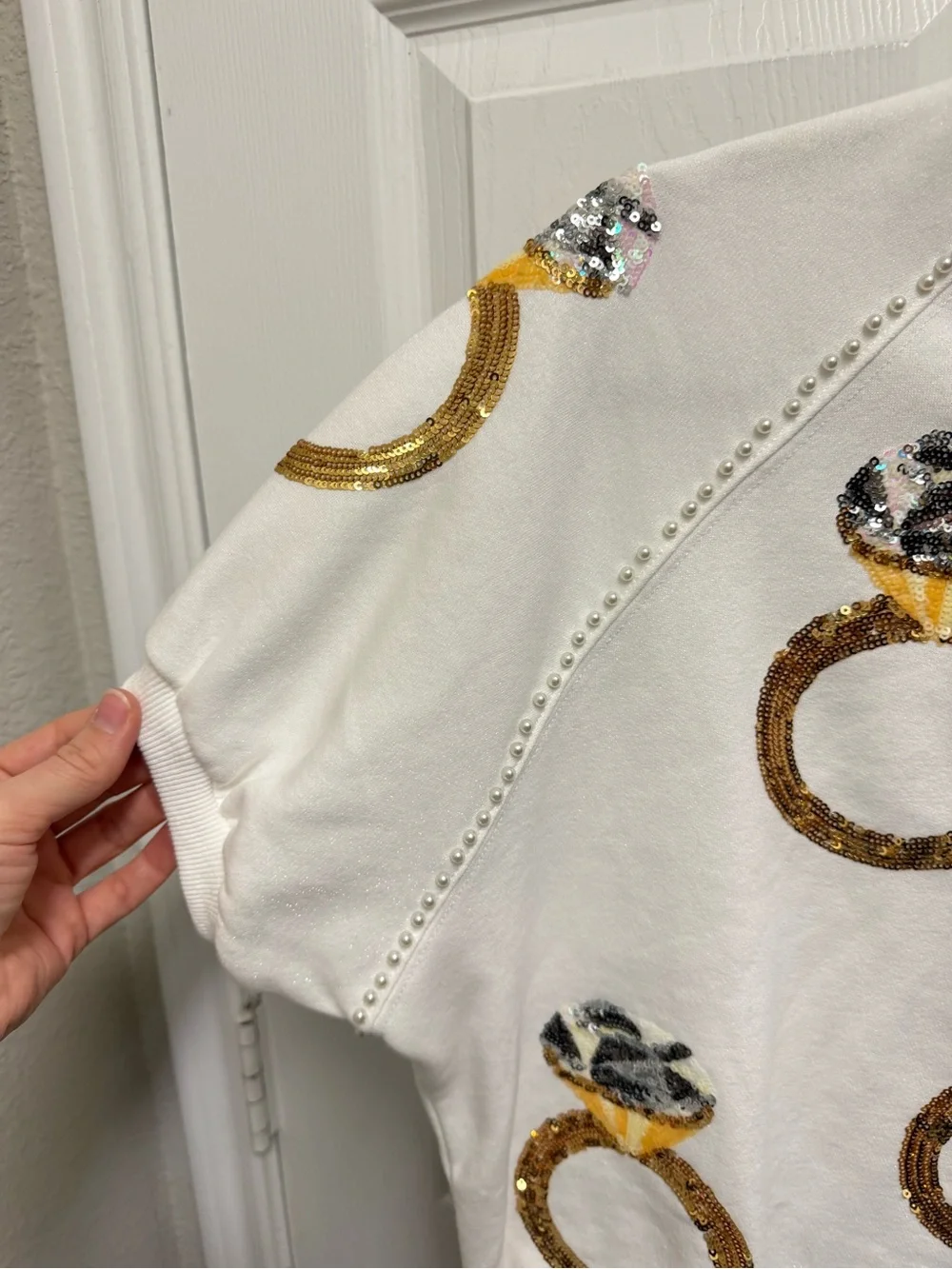 NWT Queen of Sparkles White Ring Cropped Sweater Top - Picture 4 of 9